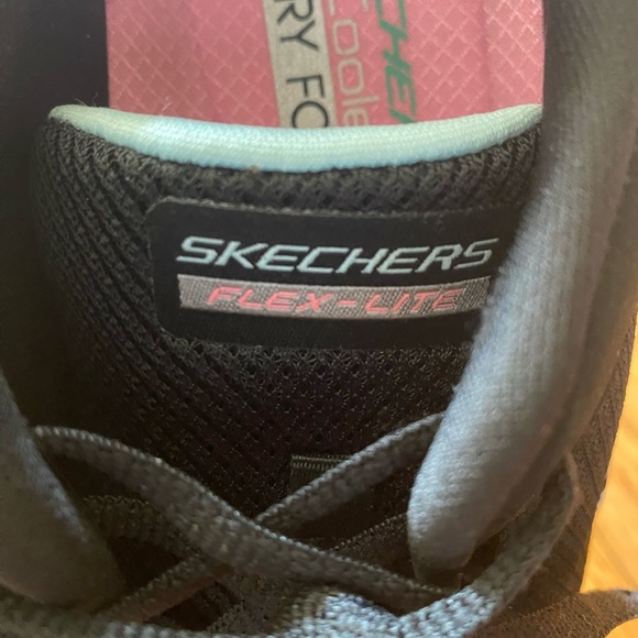 Skechers Shoes Women’s 10 US Black Air cooled Memory Foam Sneakers Flex-lite - Picture 3 of 9